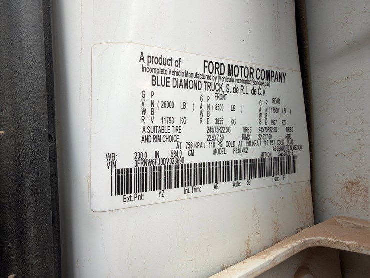 2013-ford-f-650-super-duty-winch-truck-image-10