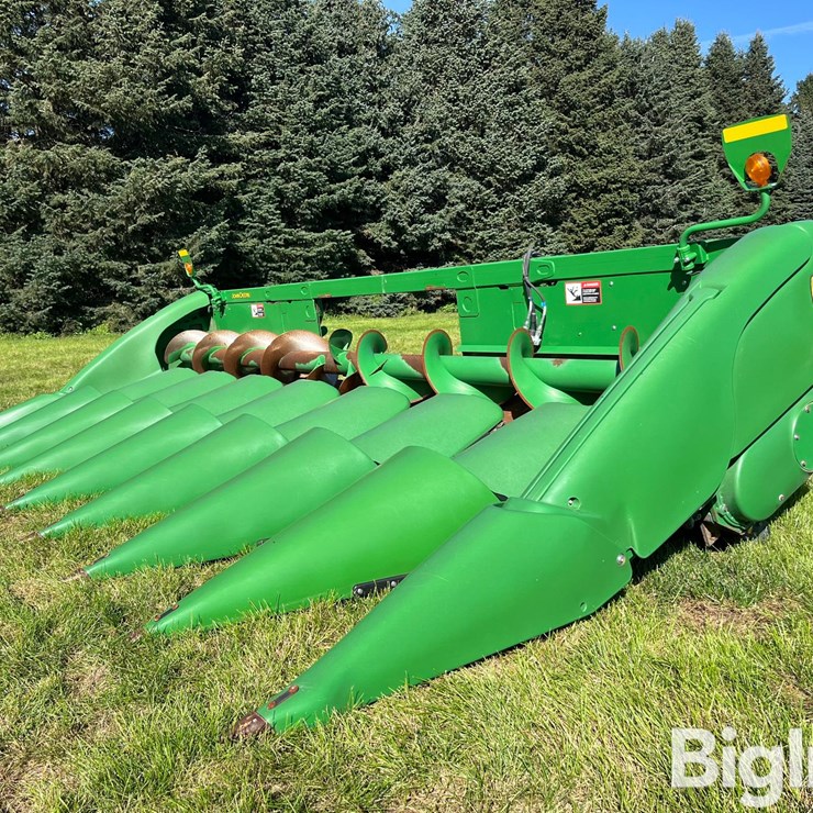 2015 John Deere 608C Corn Head W/EZ Trail Header Trailer