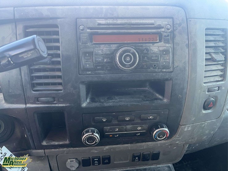 2012-nissan-nv-cargo-van-image-18