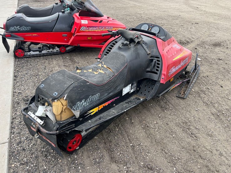 1993-ski-doo-380-snowmobile-image-5