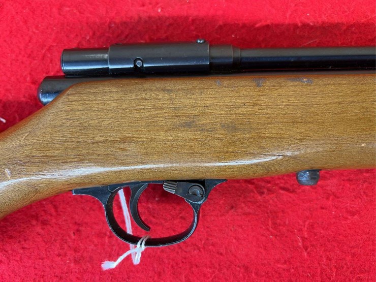 crosman-model-140-.22-caliber-pellet-rifle-image-8