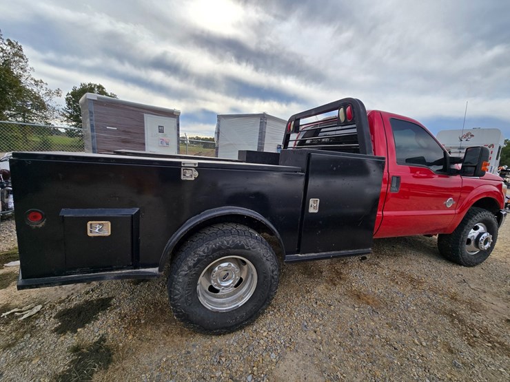 #27076-•-2011-ford-f-350-pickup-truck-(nonrunner)-image-8