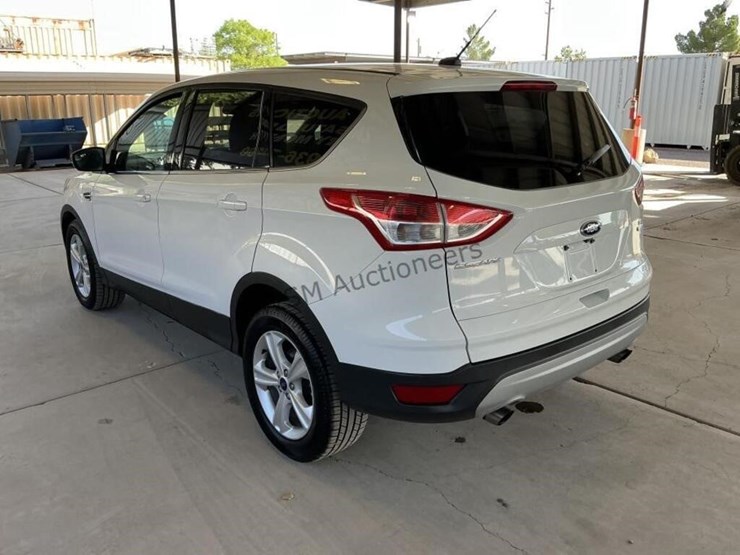 2015-ford-escape-suv-image-5