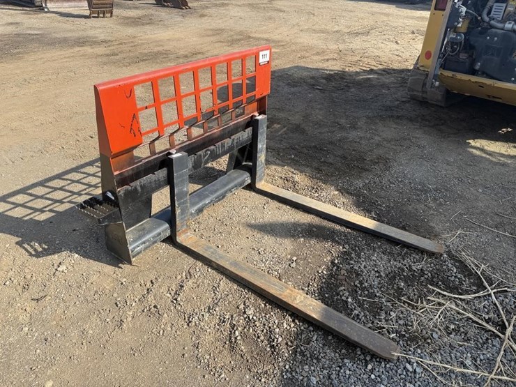 skid-steer-fork-attachment-image-2