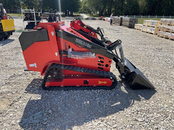 ssl1500-skid-steer-loader-image-4