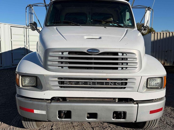 2006-sterling-acterra-tandem-axle-dump-image-2