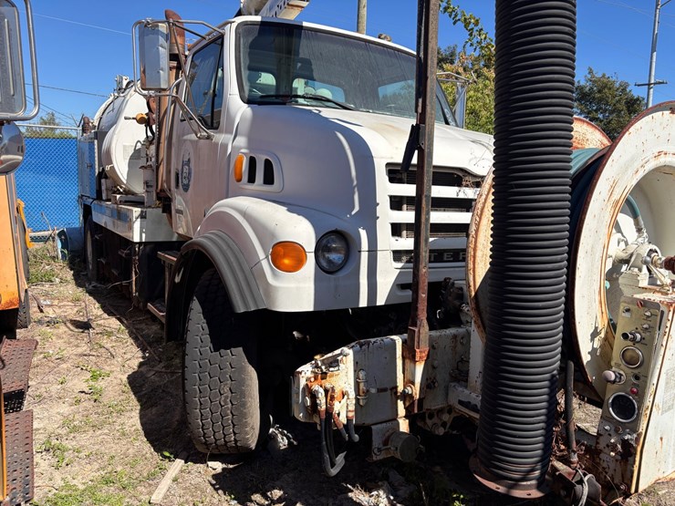 #36-•-vac-con-sewer-cleaner-vacuum-truck-on-sterling-chassis-image-2