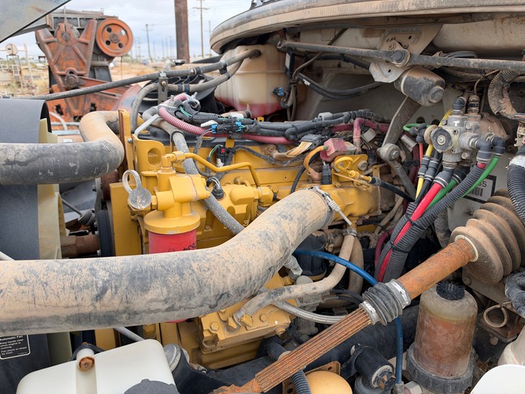2006-freightliner-m2-106-winch-truck-image-5