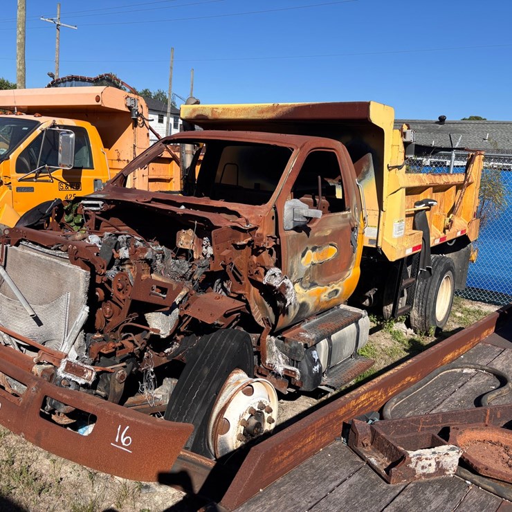 #16 • Ford Dump Truck with DuraClass Steel Dump Body
