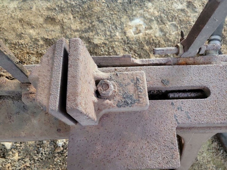 milford-band-saw-image-10