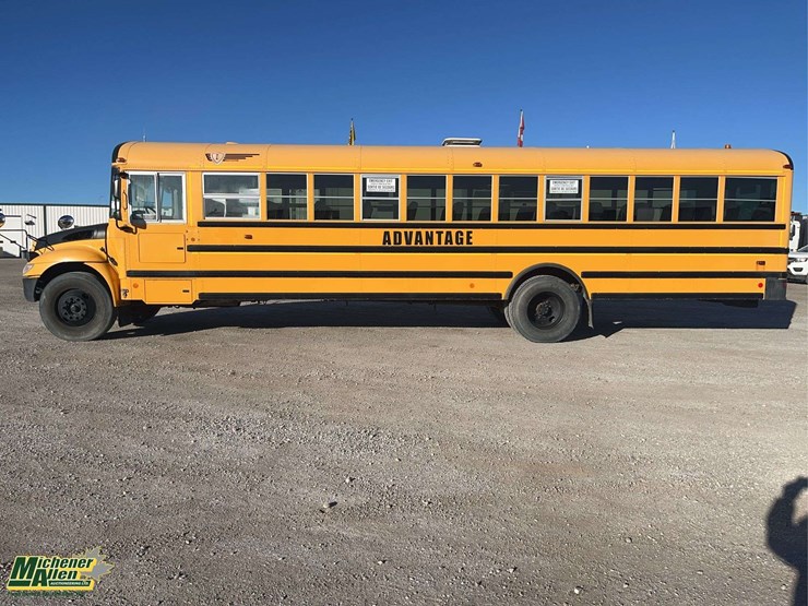 2014-ic-bus-ce-series-s/a-46-passenger-bus-image-5