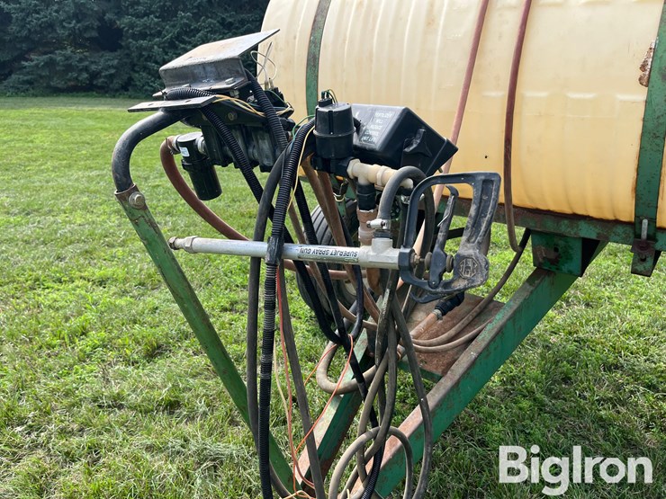 300-gal-pull-type-sprayer-image-10