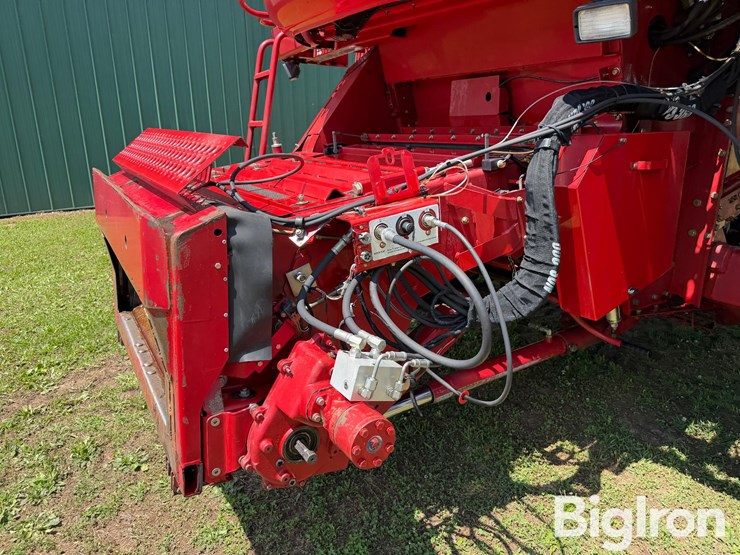 2006-case-ih-2388-axial-flow-combine-image-13