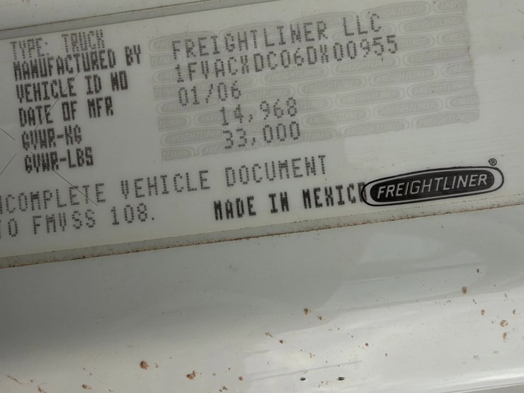 2006-freightliner-m2-106-winch-truck-image-11