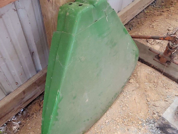 john-deere-clamshell-fenders-image-1