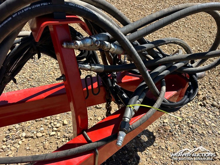 2011-bourgault-3310-55-55-ft.-seeder-image-8