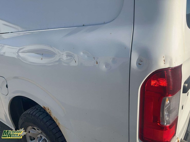 2012-nissan-nv-cargo-van-image-28