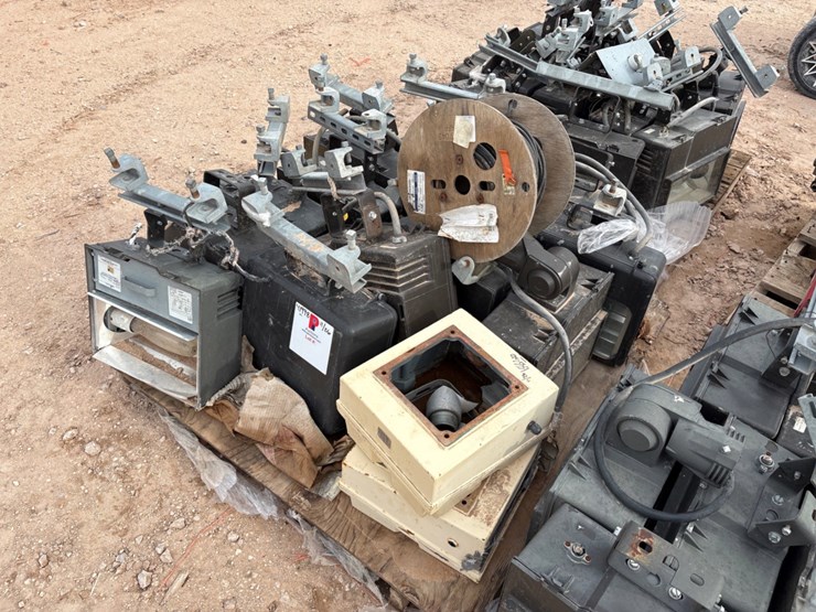 pallet-of-(13)-floodlights-image-3