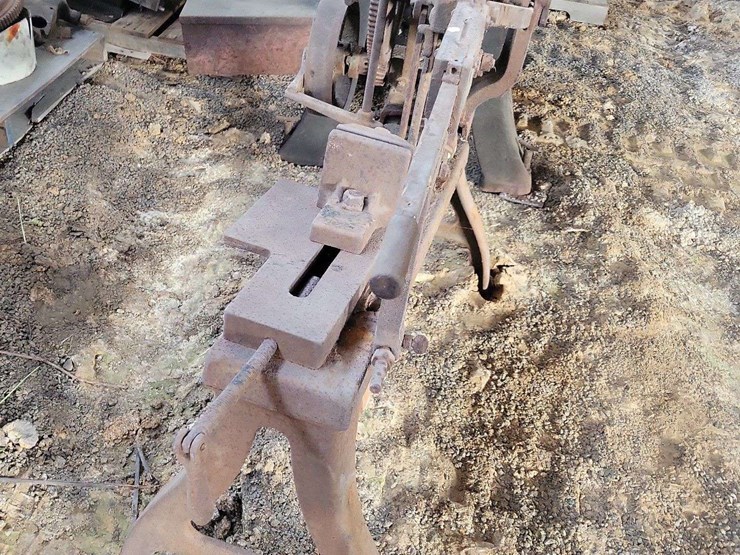 milford-band-saw-image-2