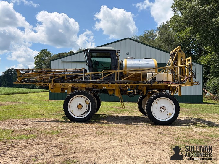 ag-chem-rogator-554-self-propelled-sprayer-image-8