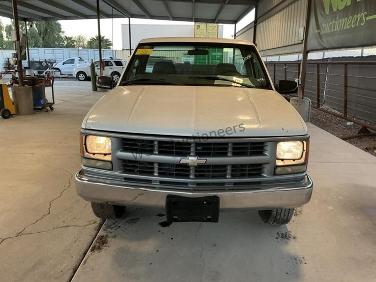 2000-chevrolet-silverado-1500-p/u-image-3