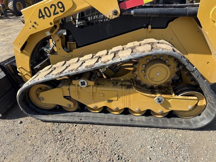 2022-caterpillar-279d3-image-33