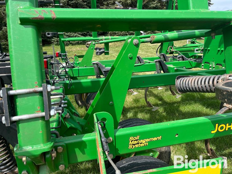 2011-john-deere-2210-31'5"-field-cultivator-image-17