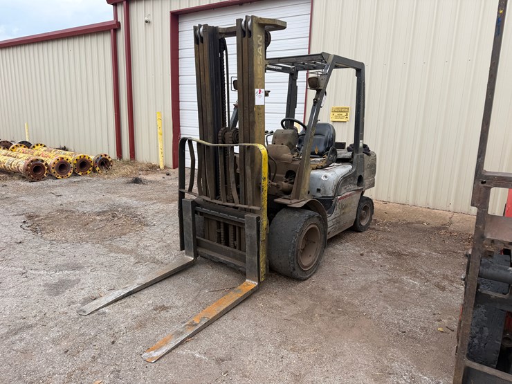 nissan-60-5,200-cap.-forklift-image-2