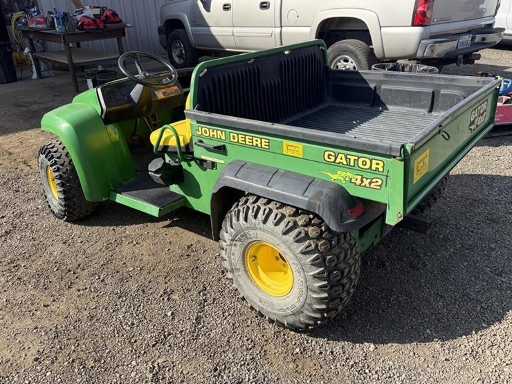 john-deere-gator-image-4