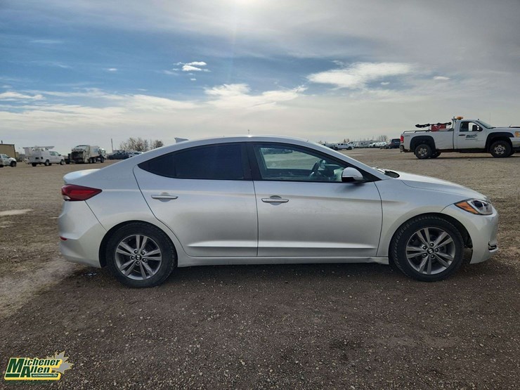 2018-hyundai-elantra-4dr-sedan-image-6