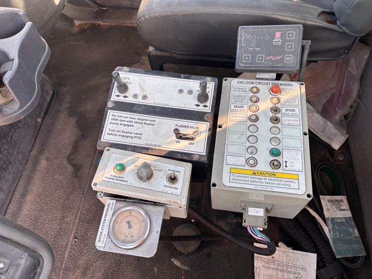 #5-•-2012-international-workstar-7400-vac-con-vacuum-truck-image-18