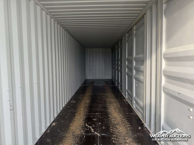 40-ft.-high-cube-5-door-shipping-container-image-11