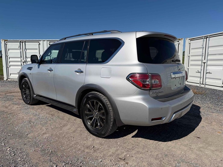 2017-nissan-armada-suv-image-10