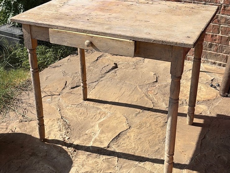 #31-•-antique-pine-table-24-x-36-image-1