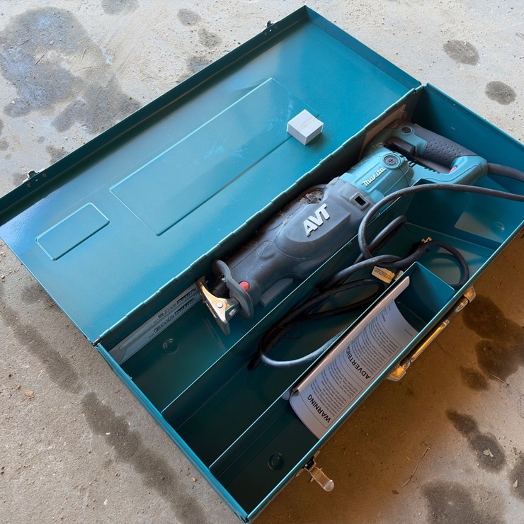 #4 • Makita Sawzall W/ extra blades