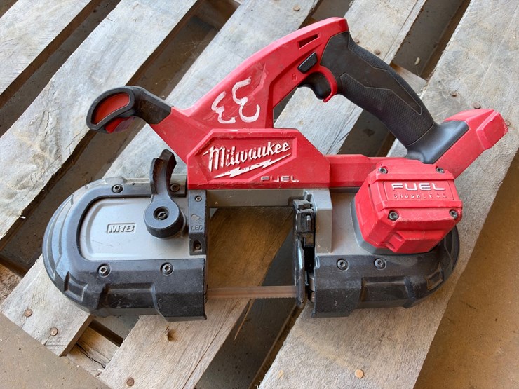 #33-•-milwaukee-band-saw-/-no-battery-image-1
