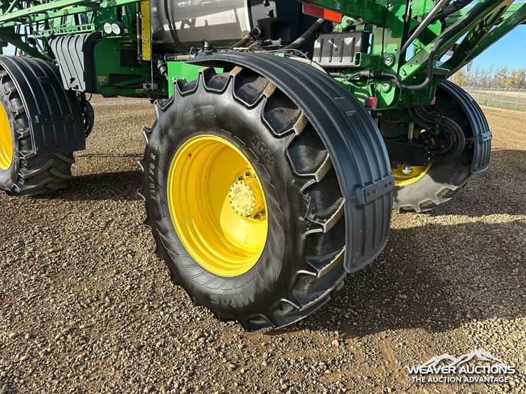 2014-john-deere-r4030-4x4-high-clearance-self-propelled-sprayer-image-53