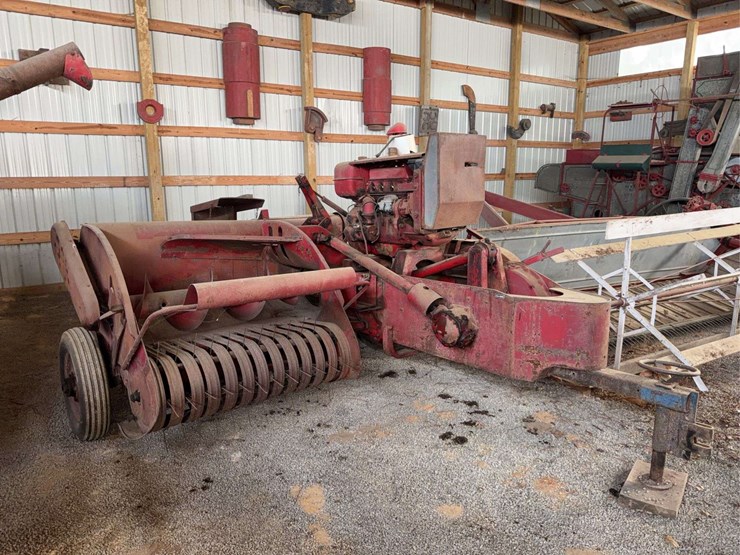 mccormick-56-t-square-baler-image-1