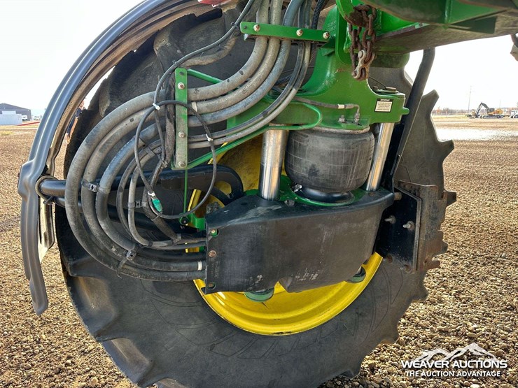 2014-john-deere-r4030-4x4-high-clearance-self-propelled-sprayer-image-54