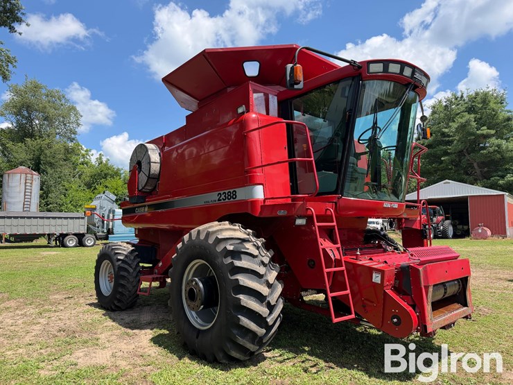 2006-case-ih-2388-axial-flow-combine-image-3