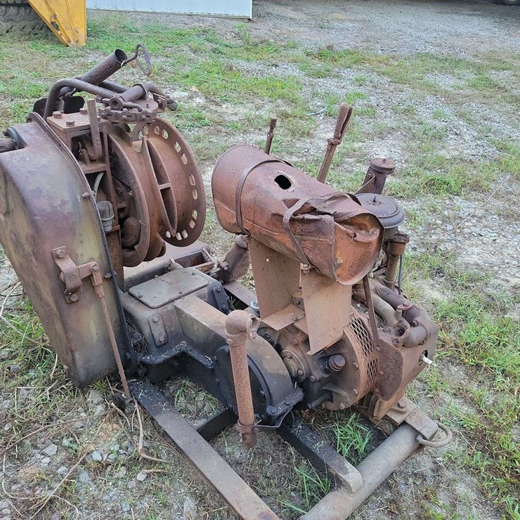 Engine with Winch