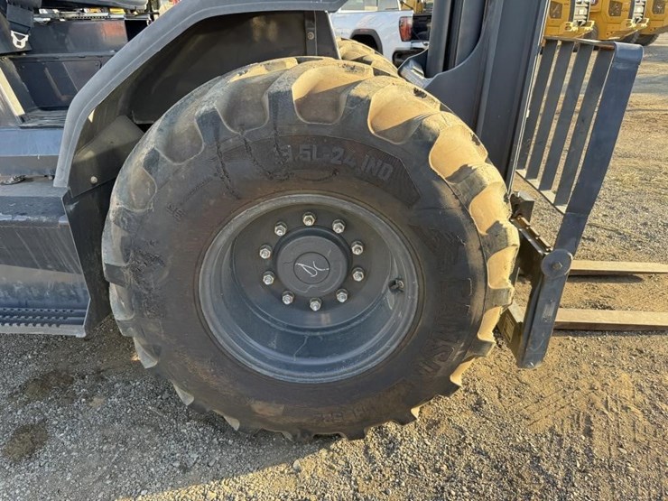 2019-case-588h-rough-terrain-forklift-image-30