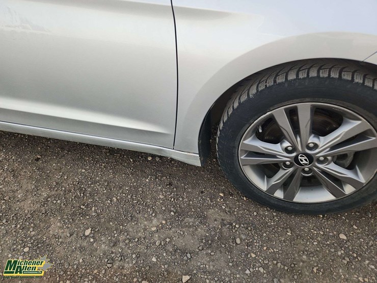 2018-hyundai-elantra-4dr-sedan-image-29