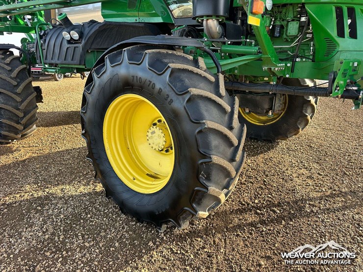 2014-john-deere-r4030-4x4-high-clearance-self-propelled-sprayer-image-45