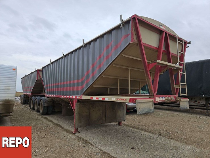 2024-doepker-grain-super-b-bulk-trailer-image-2