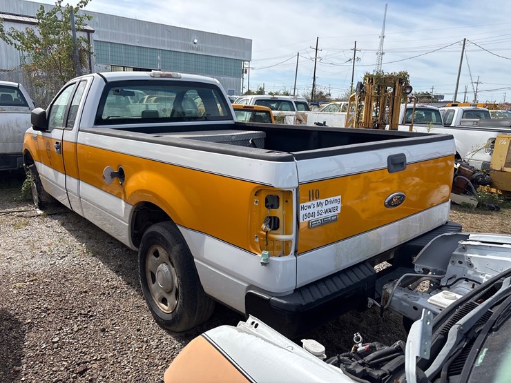 #67-•-ford-f-150-xl-extended-cab-pickup-truck-image-4