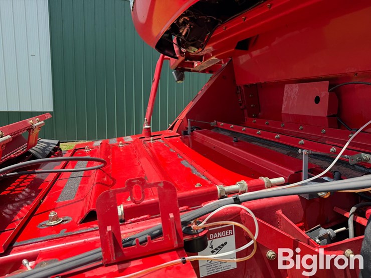 2006-case-ih-2388-axial-flow-combine-image-18