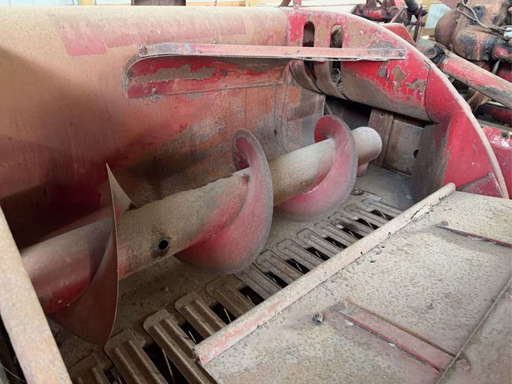 mccormick-56-t-square-baler-image-33