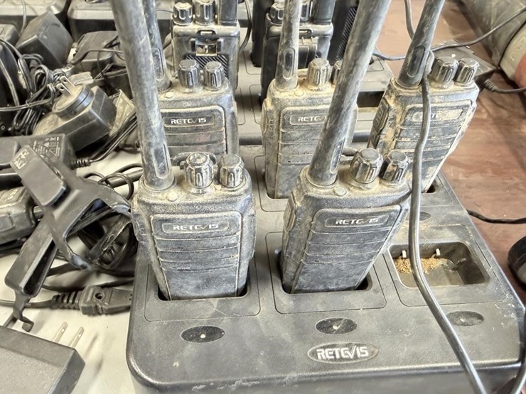 retevis-radios-w/charging-stations-image-3