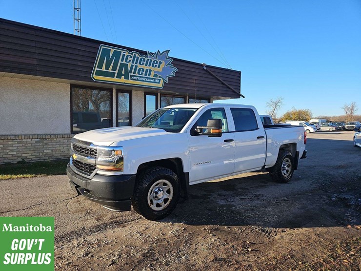 2017-chevrolet-silverado-1500-image-1